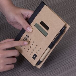 Bloco-de-Anotacoes-com-Post-it-e-Calculadora-KRAFT-3412d2-1480615170 Bloco de Anotações com Autoadesivos e Calculadora