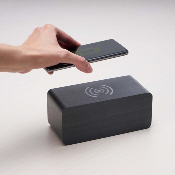 Relogio-de-Madeira-com-Carregamento-por-Inducao-13669d1-1640022051 Relógio de Madeira com Carregamento por Indução